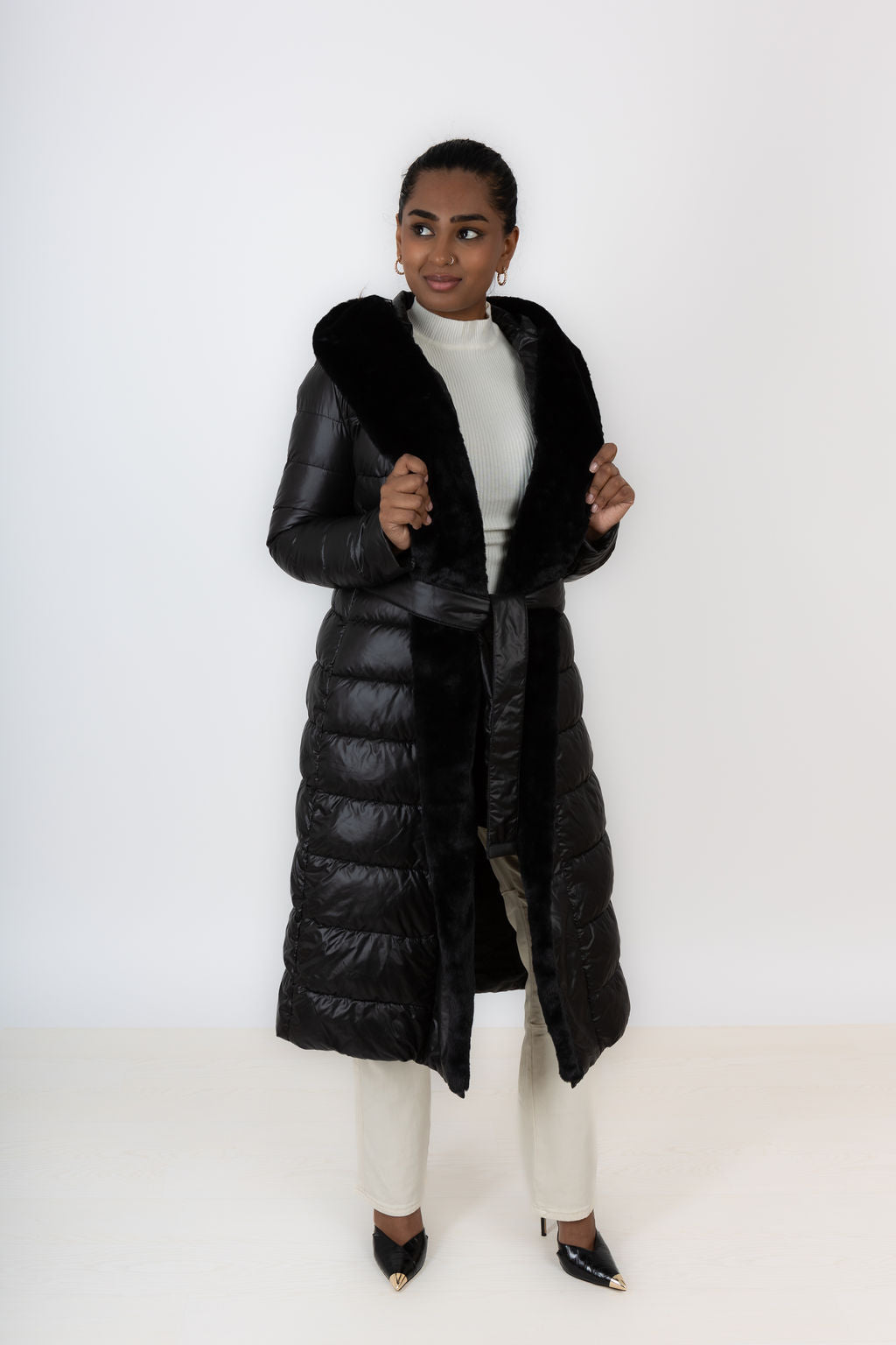 Black Puffer Coat With Faux Fur