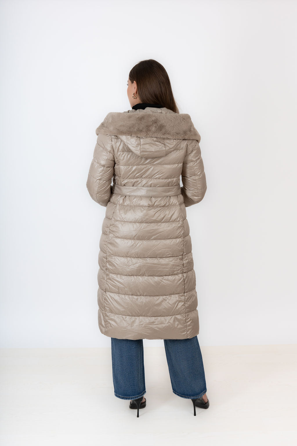 Beige Puffer Coat With Faux Fur