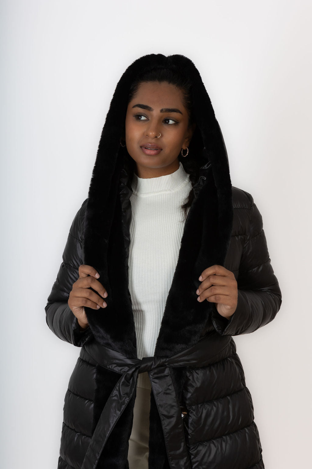 Black Puffer Coat With Faux Fur